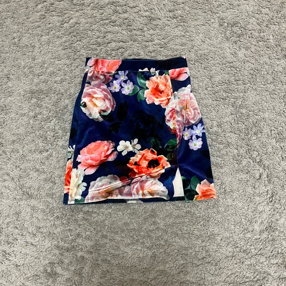 Misguided Mini skirt size xs worn once